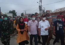 Bupati Konsel Turun Langsung Sosialisasi Masyarakat Tentang Pencegahan Corona Bupati Konsel Turun Langsung Sosialisasi Masyarakat Tentanga Pencegahan Corona