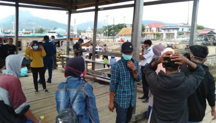 PSX_20200329_195131 Pulang dari Kalimantan, 11 Warga Kabaena Jalani Isolasi