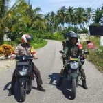 Sosialisasi Pakai Sepeda Motor Babinsa & Bhabinkamtibmas di Kolut Imbau Warga Waspada Virus Corona Sosialisasi Pakai Sepeda Motor Babinsa & Bhabinkamtibmas di Kolut Imbau Warga Waspada Virus Corona