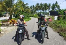 Sosialisasi Pakai Sepeda Motor Babinsa & Bhabinkamtibmas di Kolut Imbau Warga Waspada Virus Corona Sosialisasi Pakai Sepeda Motor Babinsa & Bhabinkamtibmas di Kolut Imbau Warga Waspada Virus Corona