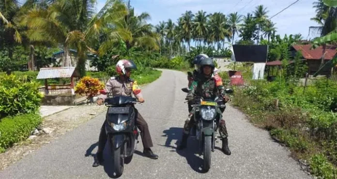 Sosialisasi Pakai Sepeda Motor Babinsa & Bhabinkamtibmas di Kolut Imbau Warga Waspada Virus Corona