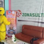 Cegah Penyebaran COVID-19, PT Askrindo Semprotkan Disinfektan Keseluruh Kantor Media di Kendari Cegah Penyebaran COVID-19, PT Askrindo Semprotkan Disinfektan Keseluruh Kantor Media di Kendari