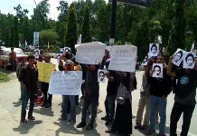 Menkopolhukam Dapat Kartu Merah dari Mahasiswa di Kendari Menkopolhukam Dapat Kartu Merah dari Mahasiswa di Kendari