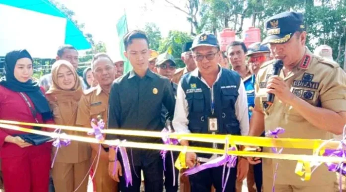 Bupati Resmikan 30 Unit Bantuan Rumah bagi Nelayan