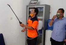 Kantor dan Fasilitas Umum di Mubar Disemprot Disinfektan Kantor dan Fasilitas Umum di Mubar Disemprot Disinfektan