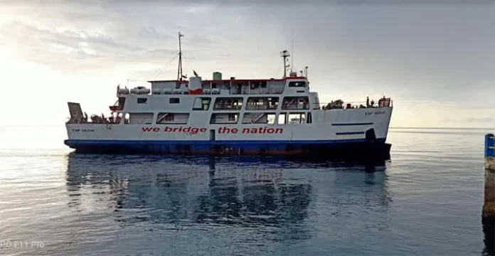 Ilustrasi kapal feri, pelabuhan kolaka