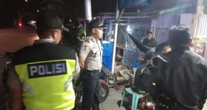 Polsek Lasusua Kolut Gelar Patroli Malam Cegah Penyebaran Corona