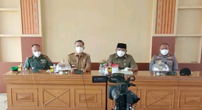 konferensi pers kendari 1 Pemkot Kendari Perketat Pengawasan Wilayah Mulai 1 April