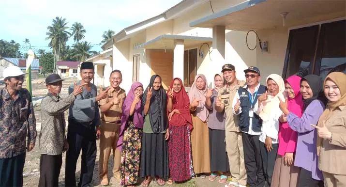 Bupati Resmikan 30 Unit Bantuan Rumah bagi Nelayan