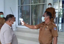 Deteksi Dini Covid-19, Bupati Mubar Cek Suhu Tubuh ASN dan Honorer Deteksi Dini Covid-19, Bupati Mubar Cek Suhu Tubuh ASN dan Honorer