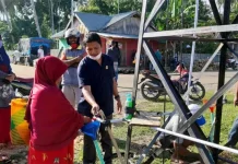 Aleg di Mubar Siapkan 2 Tangki Air untuk Cuci Tangan di Pasar Aleg di Mubar Siapkan 2 Tangki Air untuk Cuci Tangan di Pasar