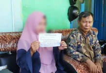 Virus Corona Bikin Pasangan di Kolaka Ini Menikah Lewat Panggilan Video Virus Corona Bikin Pasangan di Kolaka Ini Menikah Lewat Panggilan Video