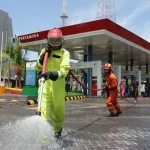 Pertamina Lakukan Penyemprotan Disinfektan Dua SPBU di Sultra Pertamina Lakukan Penyemprotan Disinfektan Dua SPBU di Sultra