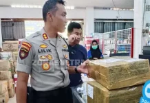 Samapta Polda Sultra Gagalkan Pengiriman Ratusan Masker ke Jakarta dan Banyuwangi Samapta Polda Sultra Gagalkan Pengiriman Ratusan Masker ke Jakarta dan Banyuwangi