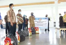 Pemkab Konsel Beri Bantuan Warga Tidak Mampu Berstatus ODP Corona Pemkab Konsel Beri Bantuan Warga Tidak Mampu Berstatus ODP Corona