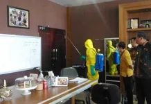 Bupati Kolaka Instruksikan Penyemprotan Cairan Disinfektan Perjalanan Dinas ASN Pemkab Kolaka Dibatasi