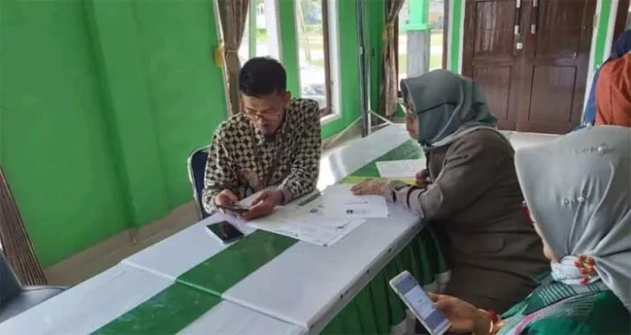 Didampingi BPS, Pegawai Dinkes Kota Kendari Lakukan Sensus Penduduk Online