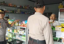 Polisi Sidak Apotek di Konawe Terkait Kelangkaan Masker Polisi Sidak Apotek di Konawe Terkait Kelangkaan Masker