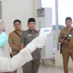 Ketua DPRD Baubau Cek Kesiapan Fasilitas Tangani Corona Ketua DPRD Baubau Cek Kesiapan Fasilitas Tangani Corona