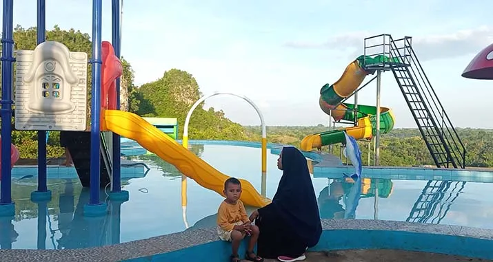 Sensasi Berendam di Waterbom Puncak Masalili