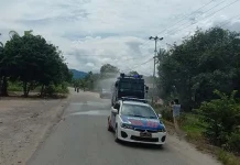 Polres Konsel Kerahkan Water Cannon Semprot Disinfektan di Jalan Polres Konsel Kerahkan Water Cannon Semprot Disinfektan di Jalan