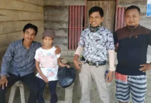 GMCK Bagikan Puluhan Paket Sembako ke Warga Konawe GMCK Bagikan Puluhan Paket Sembako ke Warga Konawe