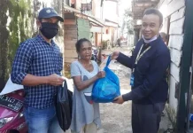 FIFGROUP Baubau Bagi Sembako Langsung ke Rumah Warga FIFGROUP Baubau Bagi Sembako Langsung ke Rumah Warga