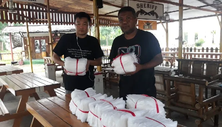 PT ST Nikel dan PT TAS Sumbangkan 15 Lusin APD dan Ratusan Masker