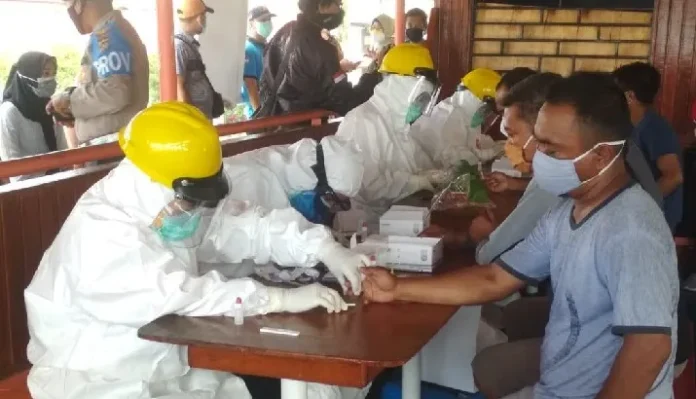 Hasil Rapid Test, 63 ABK di Pelabuhan Kendari Negatif Corona Hasil Rapid Test, 63 ABK di Pelabuhan Kendari Negatif Corona