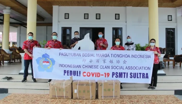 Paguyuban Warga Tionghoa di Kendari Sumbangkan Ratusan APD