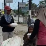 Milenial Kendari Berbagi di Tengah Pandemi Covid-19 Milenial Kendari Berbagi di Tengah Pandemi Covid-19