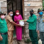 BKSDA Sultra Berbagi ke Masyarakat Terdampak Covid-19 BKSDA Sultra Berbagi ke Masyarakat Terdampak Covid-19