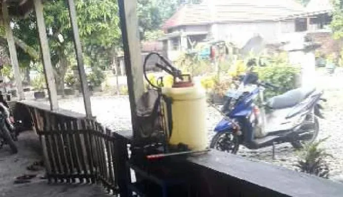 Parkir di Teras Rumah, Motor Warga Kolut Raib Digondol Maling Parkir di Teras Rumah, Motor Warga Kolut Raib Digondol Maling