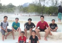 Dipercaya Cegah Corona, Permandian Air Panas Ini Dipadati Warga Dipercaya Cegah Corona, Permandian Air Panas Ini Dipadati Warga