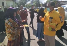 Arhawi dan Anggota Dewan Golkar Sumbangkan Gaji untuk Cegah Corona Arhawi dan Anggota Dewan Golkar Sumbangkan Gaji untuk Cegah Corona