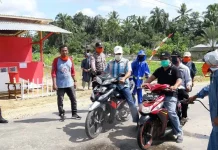 Pemdes Mekar Jaya Dirikan Posko Terpadu dan Lakukan Penyemprotan Disinfektan Pemdes Mekar Jaya Dirikan Posko Terpadu dan Lakukan Penyemprotan Disinfektan