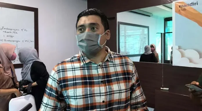 PSX_20200418_175631 Area Head Bank Mandiri Kendari Rindra Setyawan