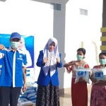 Gerakan Nadira Peduli Bagikan Ratusan Paket Sembako ke Warga Gerakan Nadira Peduli Bagikan Ratusan Paket Sembako ke Warga