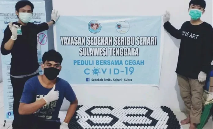 Yayasan S3 Bagikan Masker dan Hand Sanitizer ke Warga Konawe
