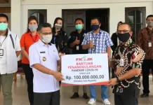FKIJK Sultra Serahkan Rp100 Juta untuk Bantuan Covid-19 FKIJK Sultra Serahkan Rp100 Juta untuk Bantuan Covid-19