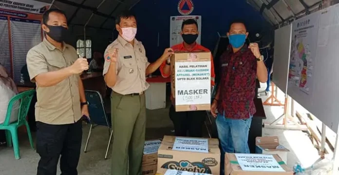 BLK Kolaka Serahkan 3.700 Masker ke Posko Covid-19