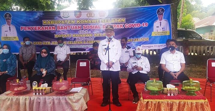 Pemkab Konsel Salurkan Bantuan ke Warga Terdampak Covid-19