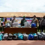 Polda Sultra Salurkan 3 Ribu Paket Bantuan ke Warga Polda Sultra Salurkan 3 Ribu Paket Bantuan ke Warga