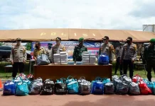 Polda Sultra Salurkan 3 Ribu Paket Bantuan ke Warga Polda Sultra Salurkan 3 Ribu Paket Bantuan ke Warga