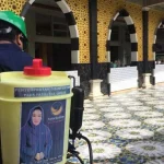 Tina Nur Alam Semprot Disinfektan Masjid dan Pesantren di Kendari Tina Nur Alam Semprot Disinfektan Masjid dan Pesantren di Kendari