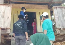Cegah Corona, Kades di Bombana Ini Libatkan Istri Edukasi Warga Cegah Corona, Kades di Bombana Ini Libatkan Istri Edukasi Warga