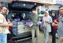 FIFGROUP Pos Kolaka Bagi Paket Sembako Gratis Bantu Warga Terdampak, FIFGROUP Kendari Salurkan 621 Paket Sembako