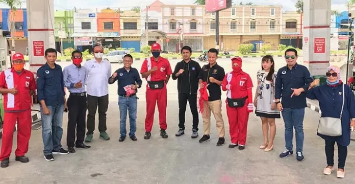 Pertamina dan Hiswana Migas Bagi Masker dan Sarung Tangan ke 50 SPBU di Sultra