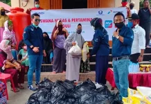 Pertamina dan Hiswana Migas Bagikan Sembako di Kendari Pertamina dan Hiswana Migas Bagikan Sembako di Kendari