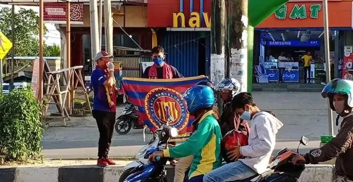 Indobarca Kendari Bagikan Ratusan Masker Gratis